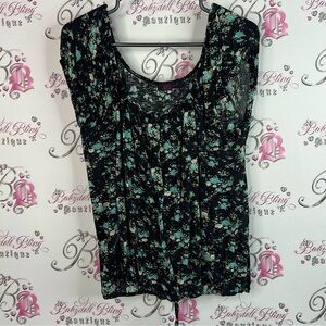 Agenda tank top buttons stretchy Black and Green Floral Blouse